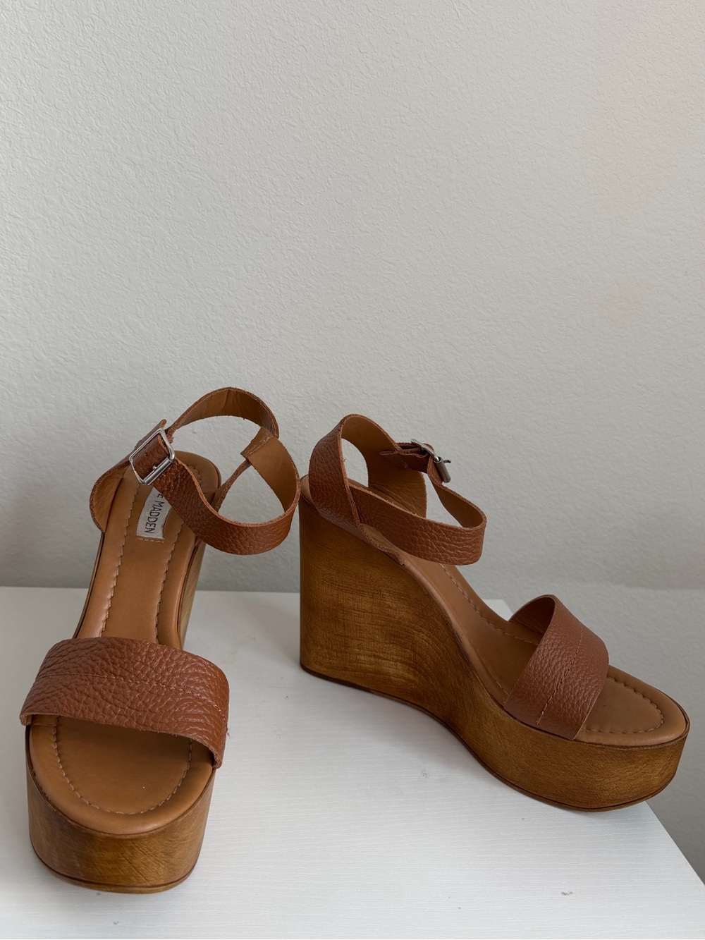 Steve Madden Tan Leather Platform Wedge Sandals - Picture 2 of 6